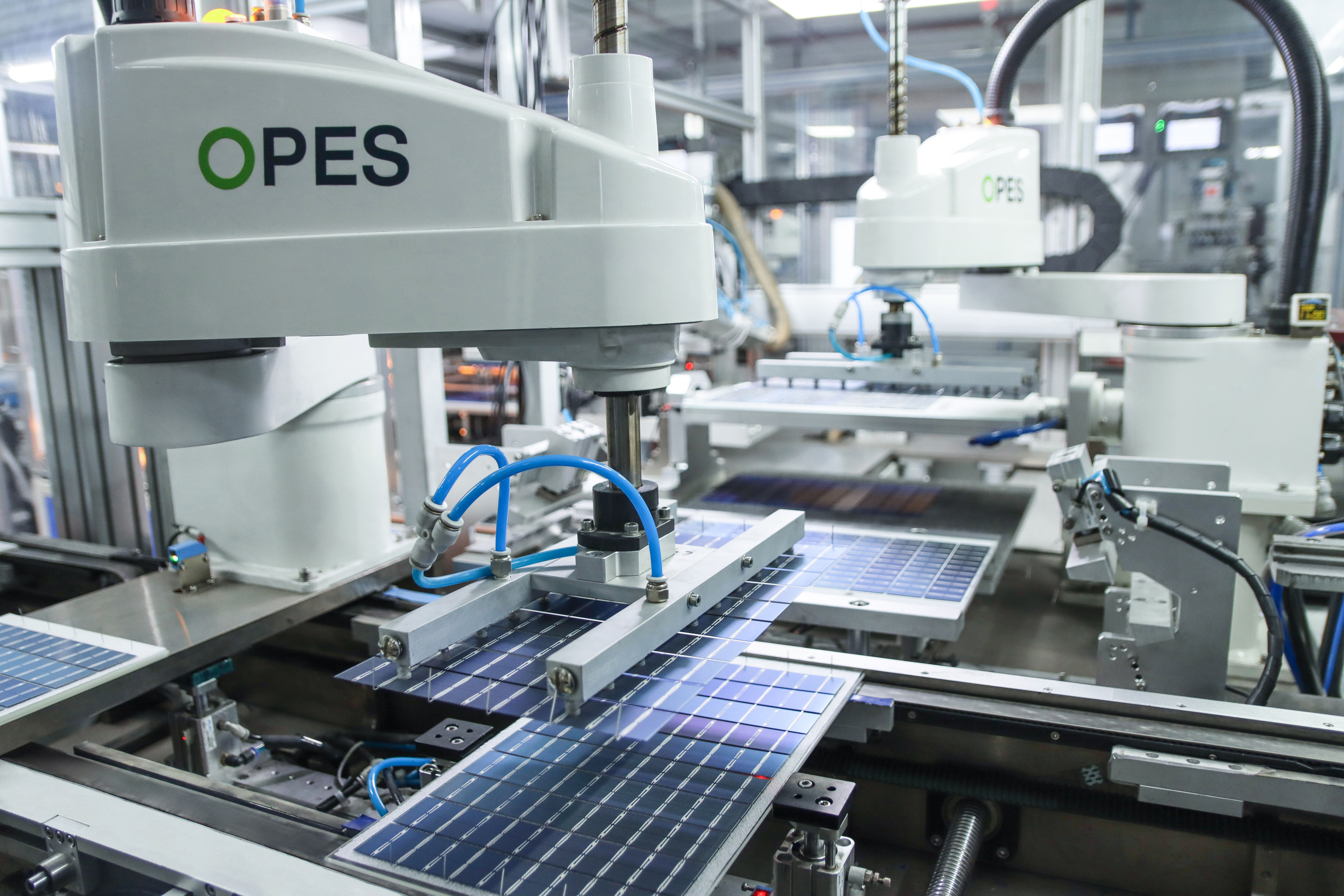 沃沛斯自研离网组件自适应弹性生产线荣获SNEC 2025 “十大亮点评选荣耀奖”